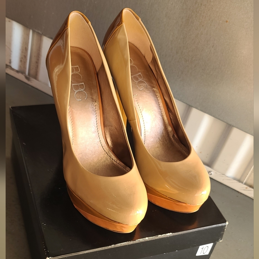 BCBG pumps size 10